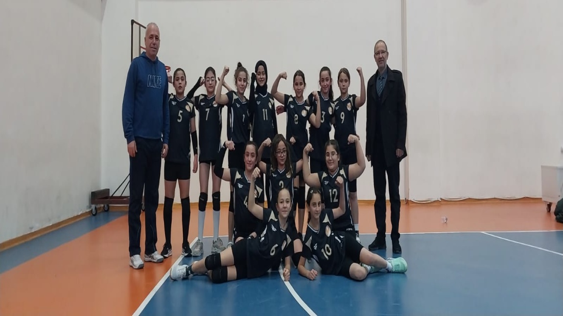 Küçük Kız Voleybol Takımımız İl 2.si